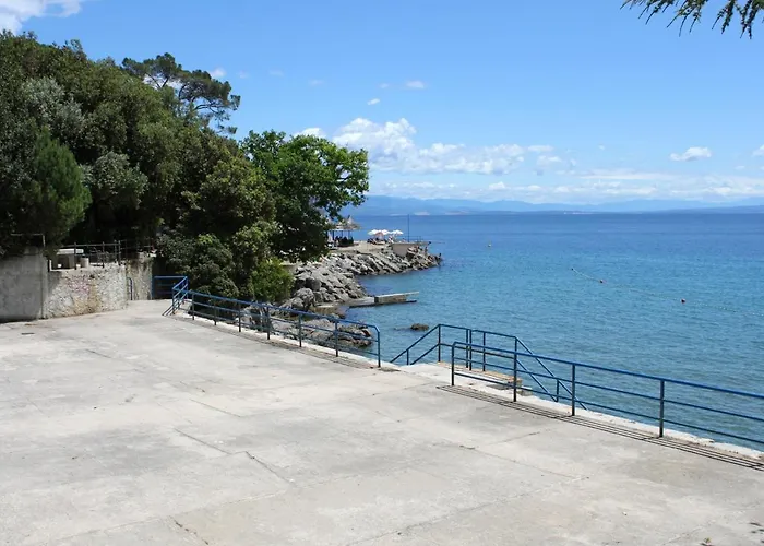 Apartman With A Parking Space - 7904