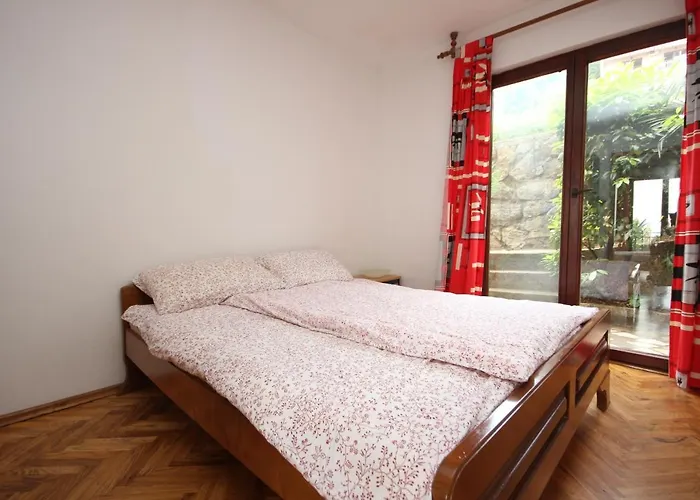 Apartman With A Parking Space - 7904