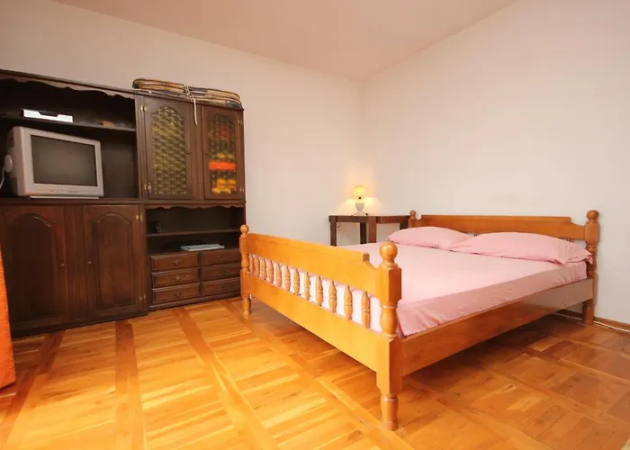 With A Parking Space - 7904 * أوباتيا